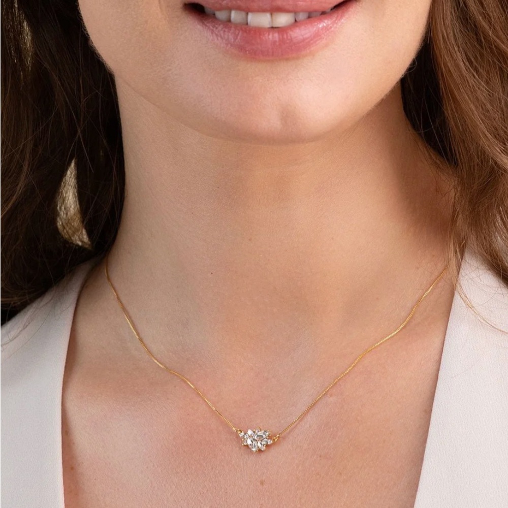 Essie Pendant